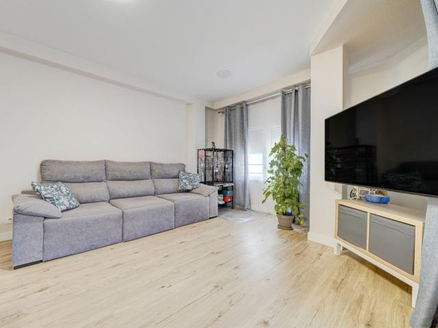 Piso en venta en Paterna, El Alborgí. Piso reformado en Paterna. Pisos.