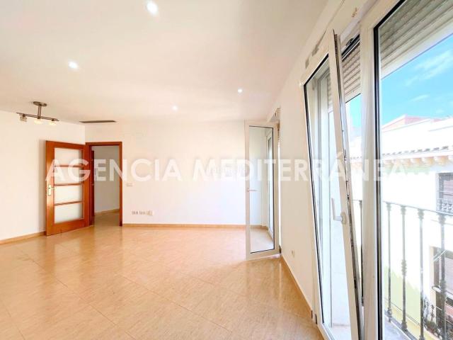 Piso en venta en Pedreguer, Centro. Amplio piso de 3 dormitorios con gran terraza y trastero en el centro de Pedreguer. Pisos.