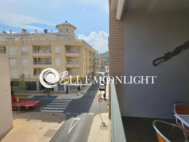 Piso en venta en Peñíscola, Llandells. Apartamento de 2 dormitorios con garaje y trastero a 200 metros de la playa Centro de Peñíscola. Pisos.