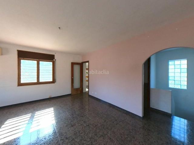 Piso en venta en Piera. Chalet adosado en venta en calle Vilanova. Pisos.