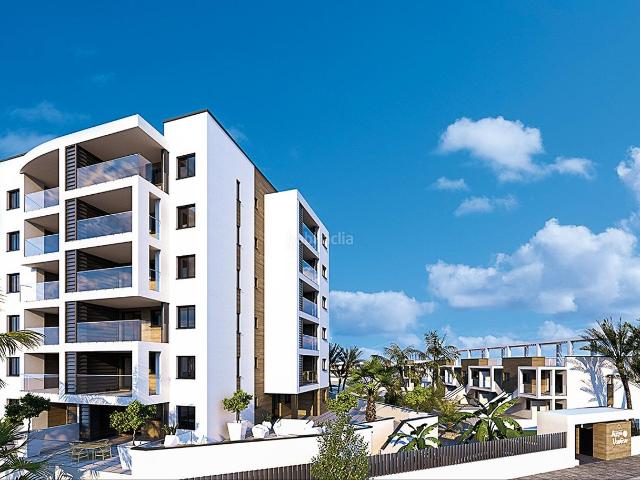 Piso en venta en Pilar de la Horadada, Mil Palmeras. Costa Blanca Eiendom presenta un exclusivo residencial ubicado en Mil Palmeras, una de las zonas mÃs codiciadas de la Costa Blanca. Pisos Pilar de.