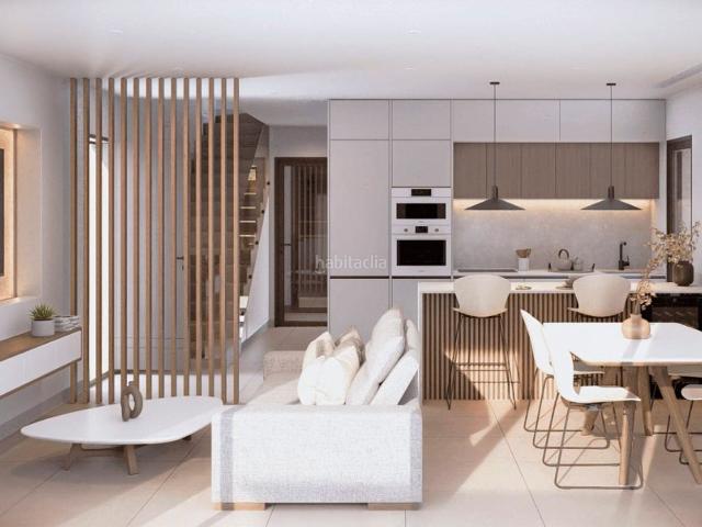 Piso en venta en Pilar de la Horadada, Pilar de la Horadada Ciudad. Villa Semidetached de 3 dormitorios y 3 baños con piscina y jardín en Pilar de la Horadada. Pisos Pilar de la.