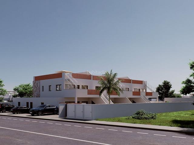 Piso en venta en Pilar de la Horadada, Pilar de la Horadada Ciudad. Apartamento de 3 dormitorios en venta en Pilar de la Horadada, con piscina. Pisos Pilar de la.