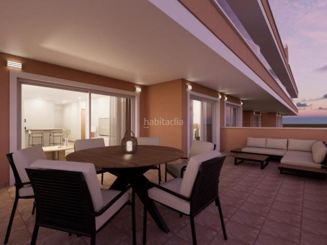 Piso en venta en Pilar de la Horadada, Pilar de la Horadada Ciudad. Apartamento de 3 dormitorios y 2 baños con piscina y jardín en Pilar de la Horadada. Pisos Pilar de la.