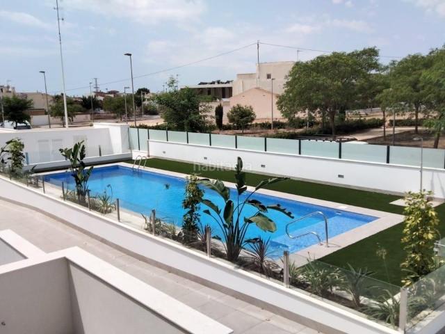 Piso en venta en Pilar de la Horadada, Pilar de la Horadada Ciudad. Bungalows de Obra Nueva con Solaacuterium o Jardiacuten en Pilar de la HoradadaModerno Residencial en la Costa Blanca SurUbicado e.