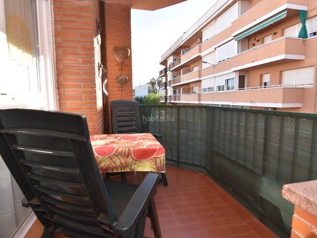 Piso en venta en Pineda de Mar, Centre. Encantador piso reformado con chimenea a pasos del mar. Pisos Pineda de.