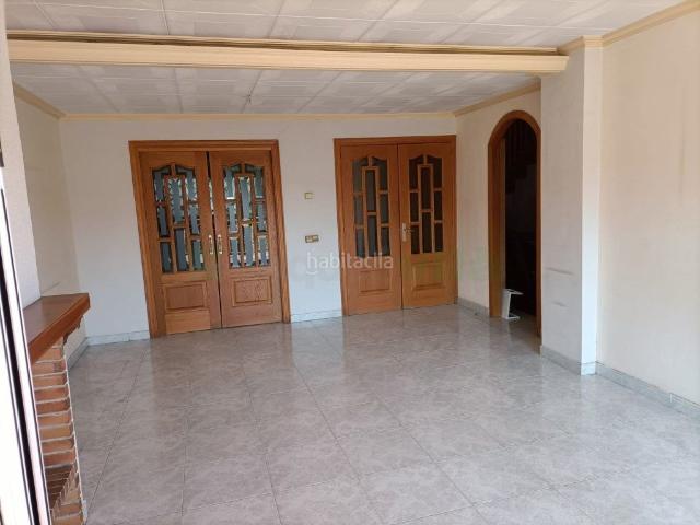 Piso en venta en Pineda de Mar, Centre. Fantàstic dúplex sense veïns, distribuït en 101 m. Lhabitatge disposa de 4 habitacions, 2 banys complets i dues grans terrasses, i. Pisos Pineda de.