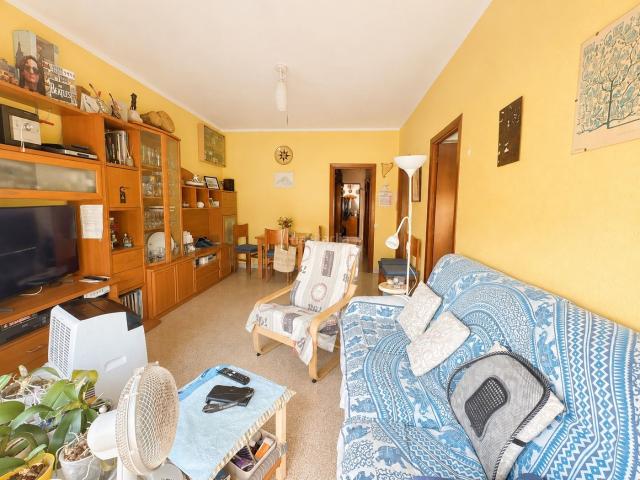 Piso en venta en Pineda de Mar, Centre. PISO 4 HABITACIONES CON POSIBILIDAD DE PLAZA DE APARCAMIENTO. Pisos Pineda de.