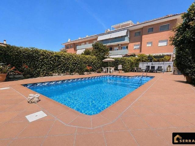 Piso en venta en Pineda de Mar, de 143 m² 4 habitaciones por 420.000