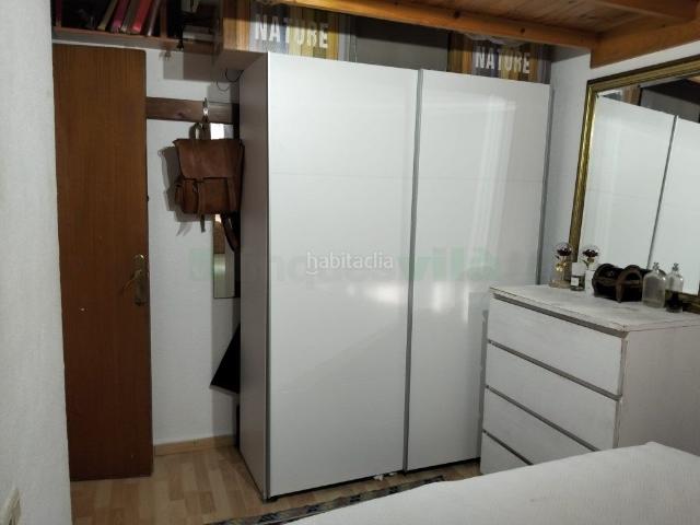 Piso en venta en Pineda de Mar, Poblenou. Pis duna habitació amb llogueter dins, situat en una tercera planta sense ascensor i sense balcó, amb orientació de tarda que prop. Pisos Pineda de.