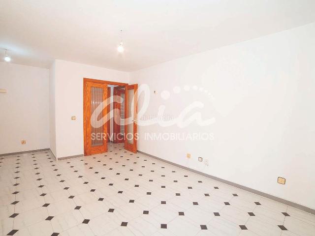 Piso en venta en Pinto, Centro Ayuntamiento. VIVIENDA DE DOS DORMITORIOS CON TERRAZA. Pisos.