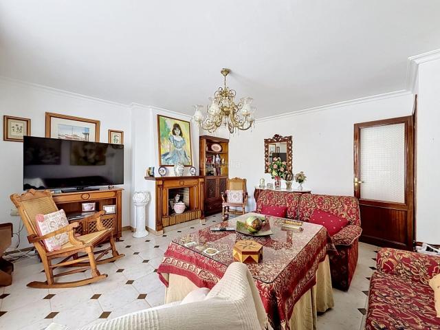 Piso en venta en Pizarra. Vivir con tranquilidad sin renunciar a Málaga en un piso pensado para disfrutar. Pisos.