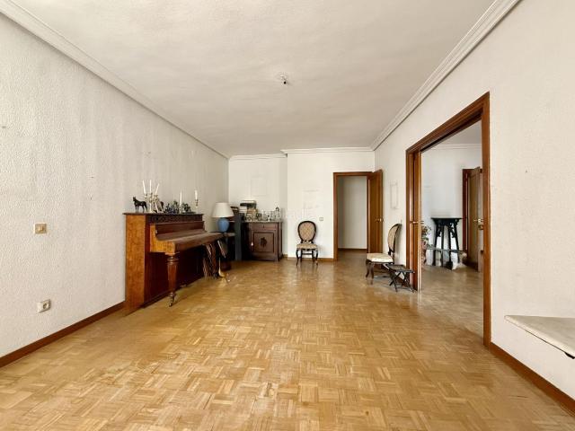 Piso en venta en Plasencia, Centro Ciudad. En la Avenida Alfonso Viii, centro ciudad. Pisos.