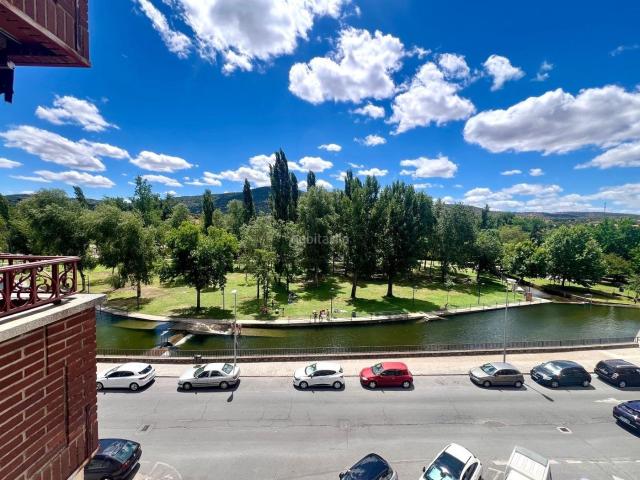 Piso en venta en Plasencia, Centro Ciudad. PISO CON ASCENSOR EN VENTA EN LA AVENIDA DEL VALLE. Pisos.