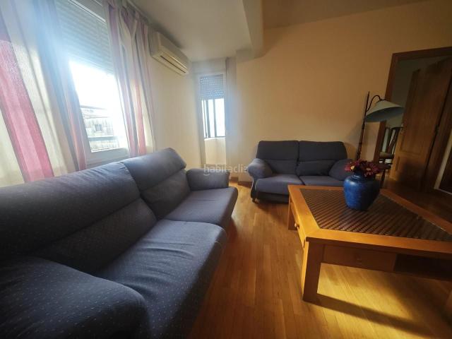Piso en venta en Plasencia, Centro Ciudad. Piso exterior, amplio y muy luminoso en excelente ubicación. Pisos.