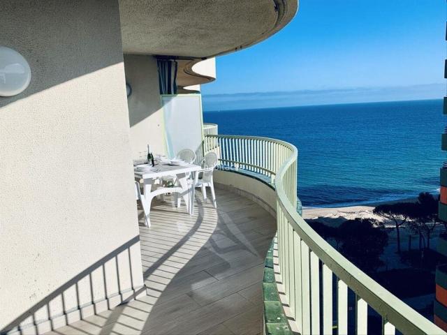 Piso en venta en Platja d´Aro, Centre Platja Costa Brava. 1a línia de mar 2hab dobles + parquing + a c+fibra. Pisos Platja.