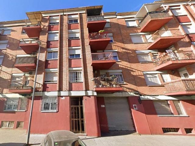 Piso en venta en plaza Copèrnic, Sabadell, de 64 m² 2 habitaciones por 140.000