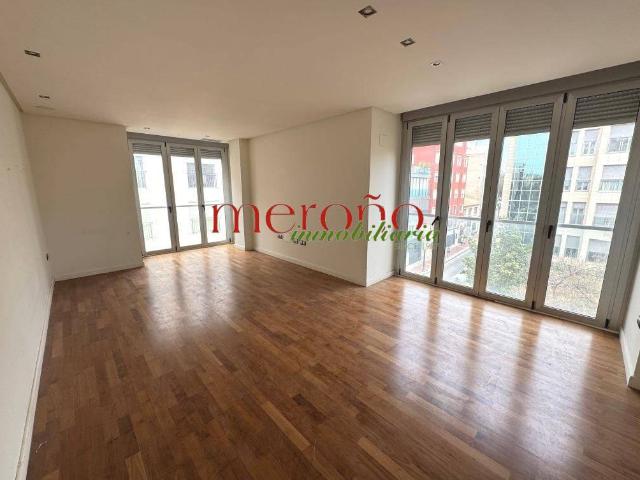 Piso en Venta en Plaza Crevillente Antiguos Juzgados El Asilo