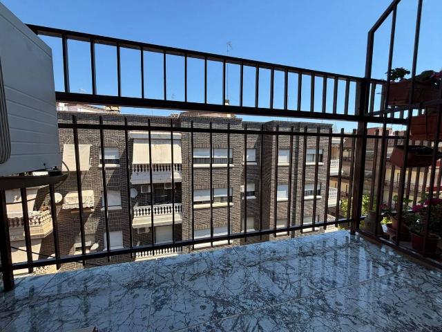 Piso en Venta en Plaza Crevillente Antiguos Juzgados El Asilo