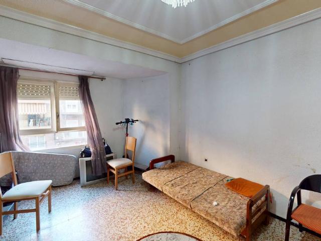 Piso en Venta en Plaza Crevillente Antiguos Juzgados El Asilo