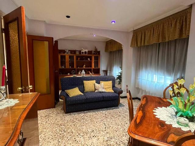 Piso en Venta en Plaza Crevillente Antiguos Juzgados El Asilo