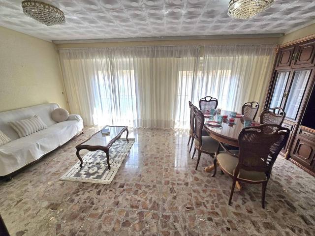Piso en Venta en Plaza Crevillente Antiguos Juzgados El Asilo