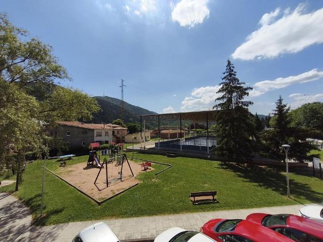Piso en venta en plaza De Catalunya, Ripoll, de 65 m² 4 habitaciones por 150.000