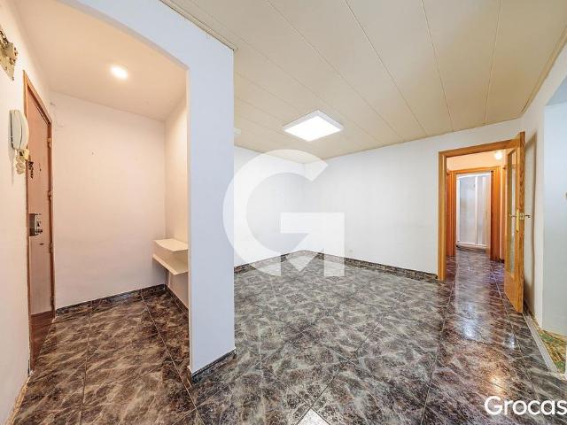 Piso en venta en plaza De la Font Tartana, Terrassa, de 57 m² 3 habitaciones por 103.470