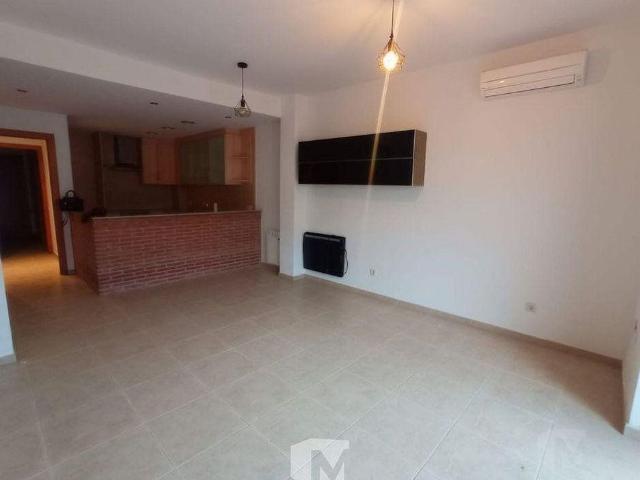 Piso en venta en plaza De la República, Montesquiu, de 90 m² 3 habitaciones por 180.000