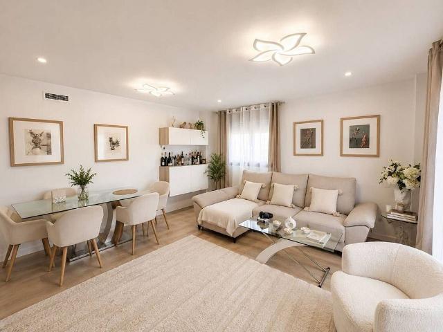 Piso en venta en plaza De la Vila, Sant Adrià de Besos, de 112 m² 3 habitaciones por 650.000