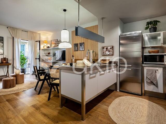Piso en venta en plaza De Les Olles, Barcelona, de 60 m² 1 habitación por 400.000