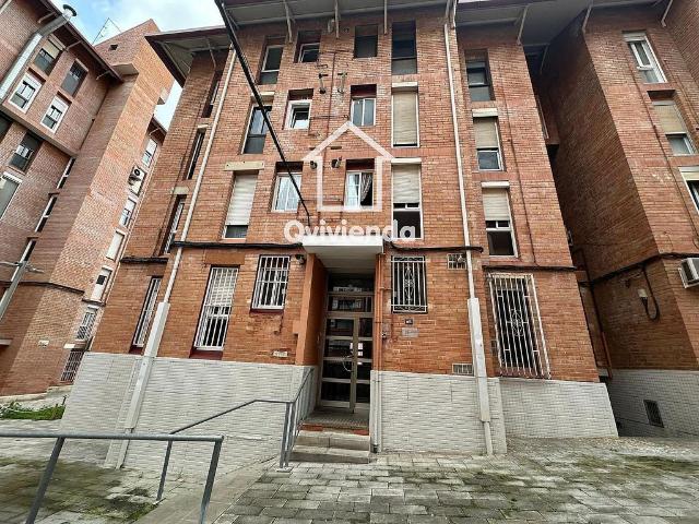 Piso en venta en plaza De Les Roures, Sabadell, de 59 m² 3 habitaciones por 124.600