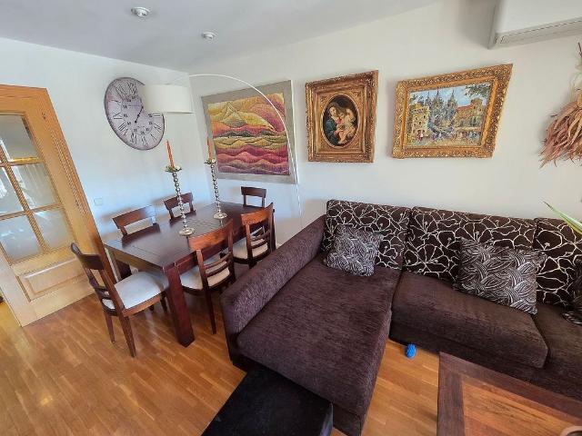 Piso en venta en plaza De L'estació, Vilafranca del Penedès, de 75 m² 3 habitaciones por 224.000