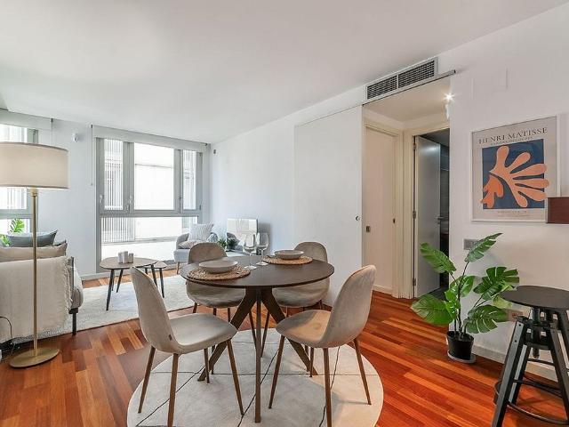 Piso en venta en plaza De Pau Vila, Barcelona, de 60 m² 1 habitación por 345.000