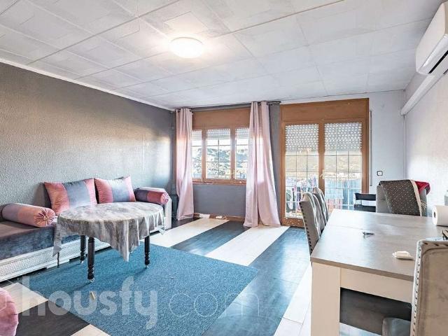Piso en venta en plaza De Sant Magí, Esparreguera, de 106 m² 3 habitaciones por 169.900