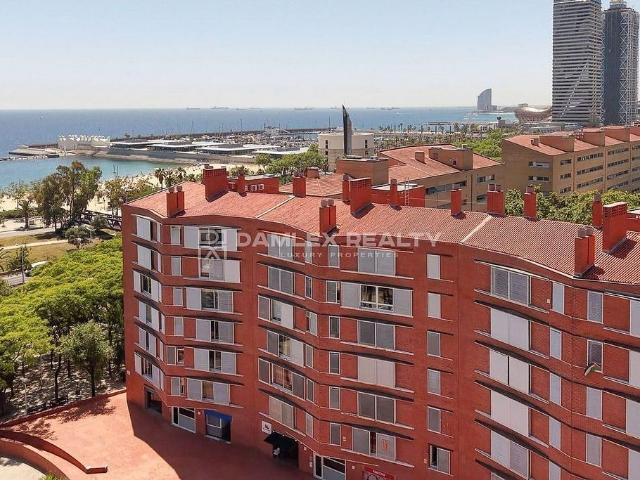 Piso en venta en plaza De Tirant Lo Blanc, Barcelona, de 95 m² 2 habitaciones por 680.000