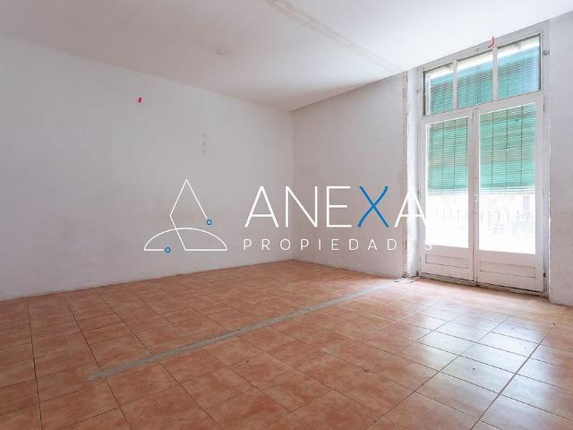 Piso en venta en plaza D'eivissa, Barcelona, de 58 m² 2 habitaciones por 275.000