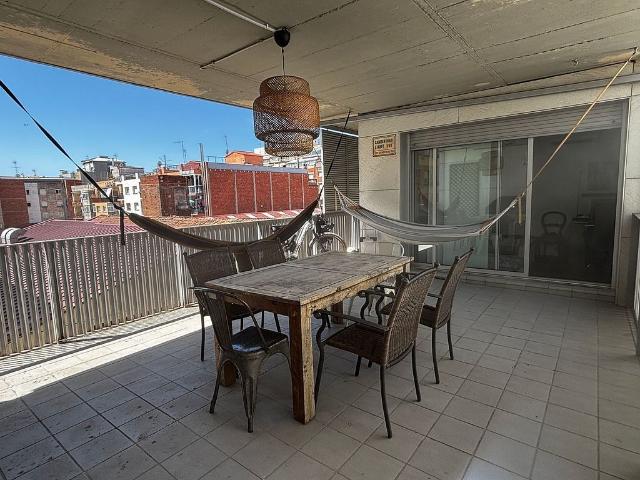 Piso en venta en plaza Del Celler, Terrassa, de 67 m² 2 habitaciones por 265.000
