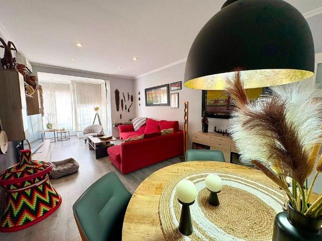 Piso en venta en plaza Del Guinardó, Barcelona, de 89 m² 3 habitaciones por 430.000