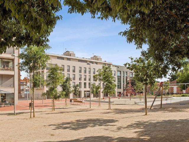 Piso en venta en plaza Dolors Miralles, Sabadell, de 49 m² 1 habitación por 199.000