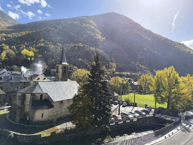 Piso en venta en plaza Iglesias, Esterri d´Àneu, de 60 m² 2 habitaciones por 115.000