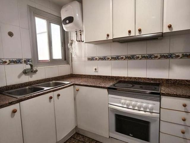 Piso en venta en plaza Joan XXIII, Sant Boi de Llobregat, de 72 m² 3 habitaciones por 199.000