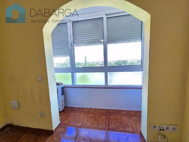 Piso en venta en plaza Terra Nostra, Montcada i Reixac, de 48 m² 3 habitaciones por 79.000