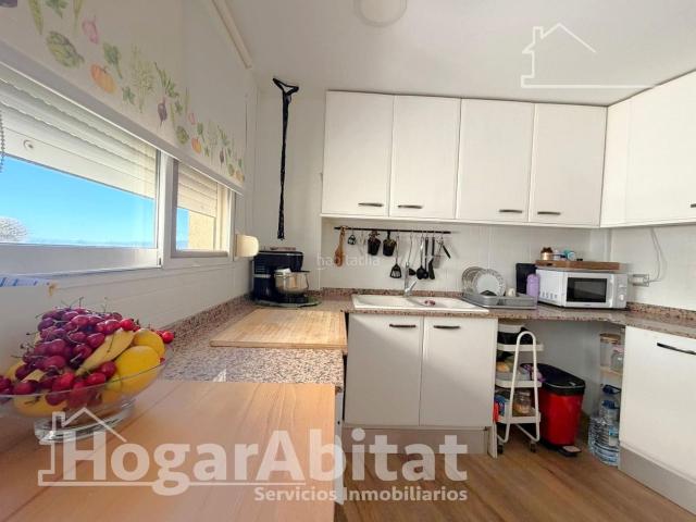 Piso en venta en Pobla de Vallbona la, Núcleo Urbano. AMPLIO, ALTO Y EXTERIOR CON BALCÓN Y ASCENSOR. Pisos Pobla de Vallbona.