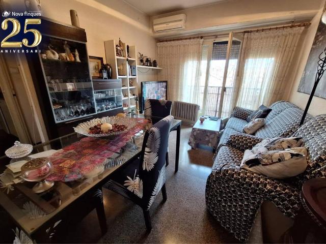 Piso en Venta en Poble Casc Antic