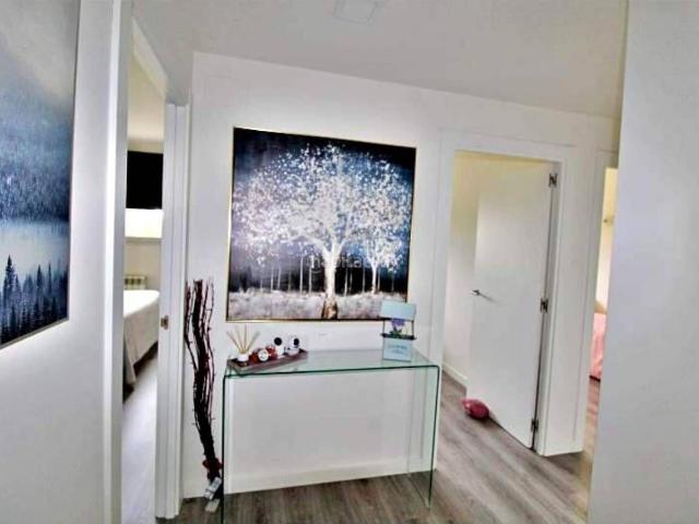 Piso en venta en Polinyà. Venda dhabitatge seminou a Polinyà, Zona Can Rovira. Pisos.