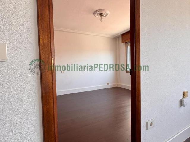 Piso en venta en Pontevedra, Centro Echegaray. Amplio y Luminoso Piso en el Corazón de la Ciudad. Pisos.