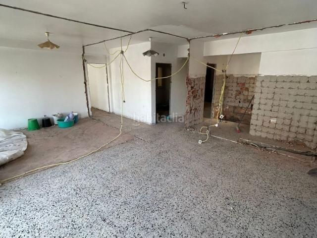 Piso en venta en Pontevedra, La Seca Los Salgueriños. PISO PARA REFORMAR EN AVENIDA DE LUGO. Pisos.