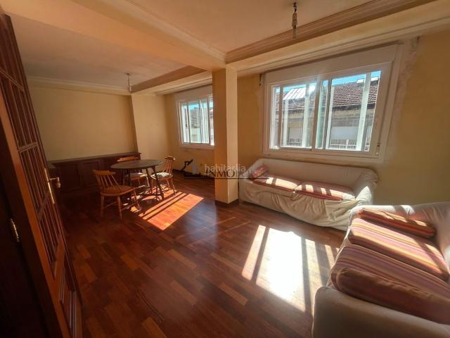 Piso en venta en Pontevedra, Parroquias Rurales. Piso muy luminoso y soleado en pleno centro de Pontevedra Se vende piso ubicado en una de las mejores zonas del centro de Ponteved. Pisos.
