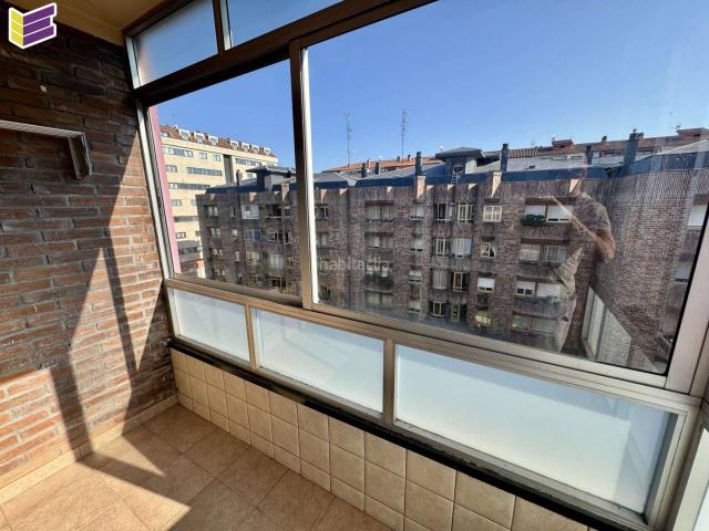 Piso en venta en Porriño O. Amplio piso en zona alta de Porriño. Exterior y soleada. Garaje y bodega. Pisos Porriño.